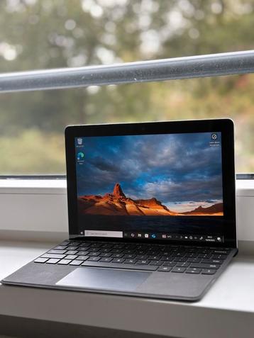 Microsoft surface (laptop + tablet) beschikbaar voor biedingen