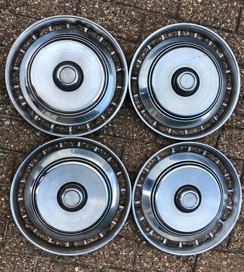 4x rechte nette Ford Granada/Consul MK1 wieldoppen, Auto diversen, Wieldoppen, Gebruikt, Ophalen of Verzenden