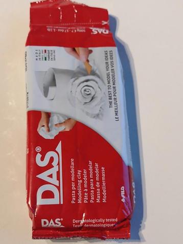 nieuw : DAS zelfhardende witte klei 500 gram beschikbaar voor biedingen