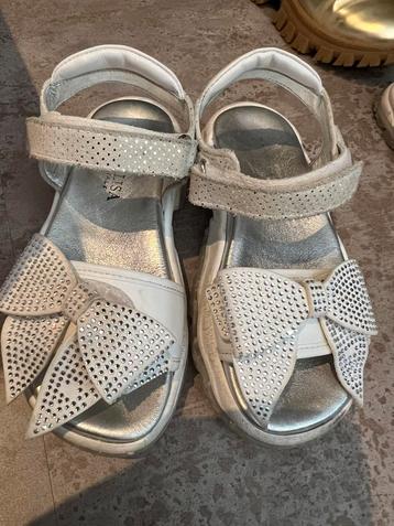 MONNALISA sandalen met strass maat 30 origineel zgan beschikbaar voor biedingen