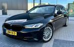 BMW 5-Serie 530e 2022 *ACC*Head-up*btw-auto*Carplay*Leder*, Auto's, 1998 cc, Achterwielaandrijving, 4 cilinders, Zwart