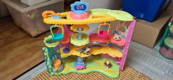 Petshop huizen, Kinderen en Baby's, Speelgoed | Poppenhuizen, Zo goed als nieuw, Poppenhuis, Ophalen