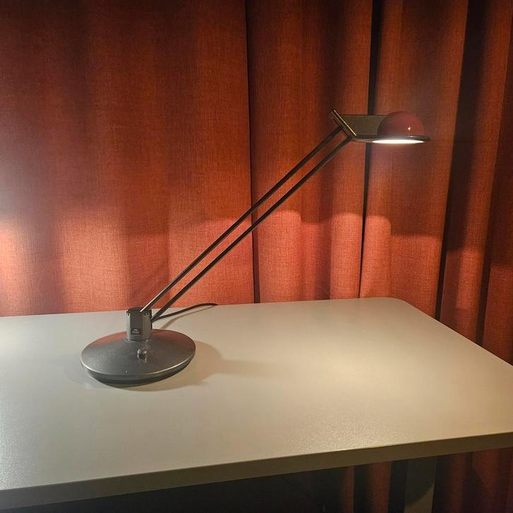 Vintage Tafel-/bureaulamp Metalarte., Huis en Inrichting, Lampen | Tafellampen, Zo goed als nieuw, Minder dan 50 cm, Metaal, Ophalen of Verzenden
