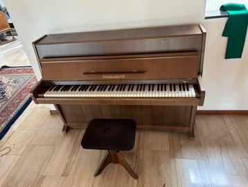 Förster Piano in Goede Staat - Gestemd en Onderhouden beschikbaar voor biedingen