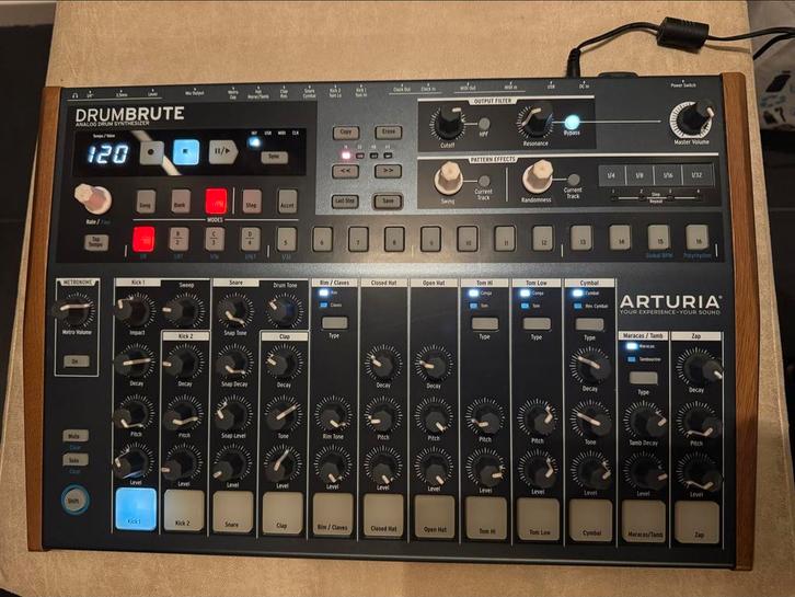 Arturia Drumbrute - Analoge Drum Synthesizer, Muziek en Instrumenten, Drumcomputers, Gebruikt, Overige merken, Ophalen of Verzenden