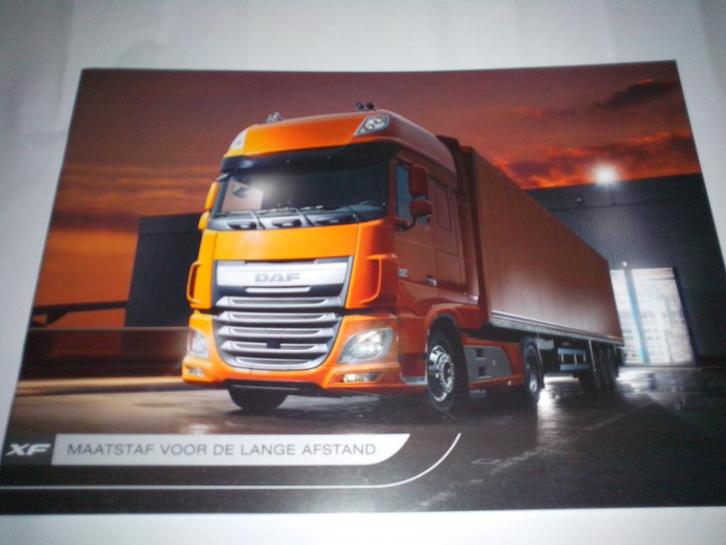 4x DAF XF Space Cab + XF510 Limited brochures/folders Euro 6, Boeken, Auto's | Folders en Tijdschriften, Zo goed als nieuw, Ophalen of Verzenden