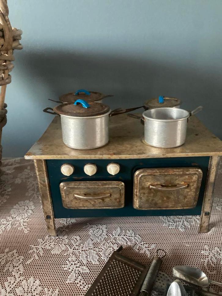 Antiek Speelgoed Fornuisje met Pannen & Deksel, Antiek en Kunst, Antiek | Speelgoed, Ophalen of Verzenden