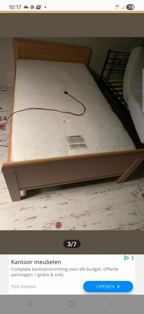Seniorenbed met elektrische bodem en matras, Huis en Inrichting, Slaapkamer | Bedden, Gebruikt, Eenpersoons, 90 cm, 200 cm, Hout