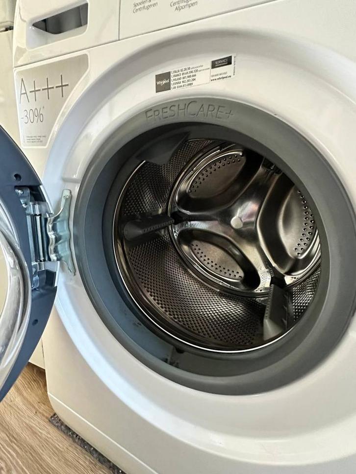 Zuinige 8kg Whirlpool Wasmachine AAA met gratis opzetstuk, Witgoed en Apparatuur, Wasmachines, Gebruikt, Voorlader, 6 tot 8 kg