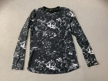 Shirt Maat 152/158 beschikbaar voor biedingen