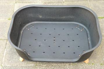 Starplast kunststof hondenmand. Nog max. 1 week te koop. beschikbaar voor biedingen