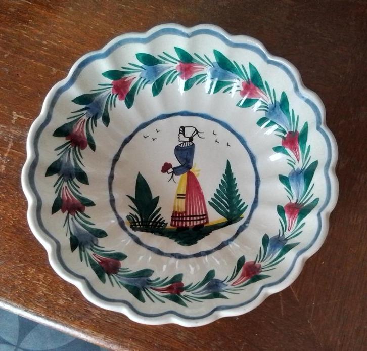 Quimper, Frankrijk porcelain. In goed staat., Antiek en Kunst, Antiek | Keramiek en Aardewerk, Verzenden