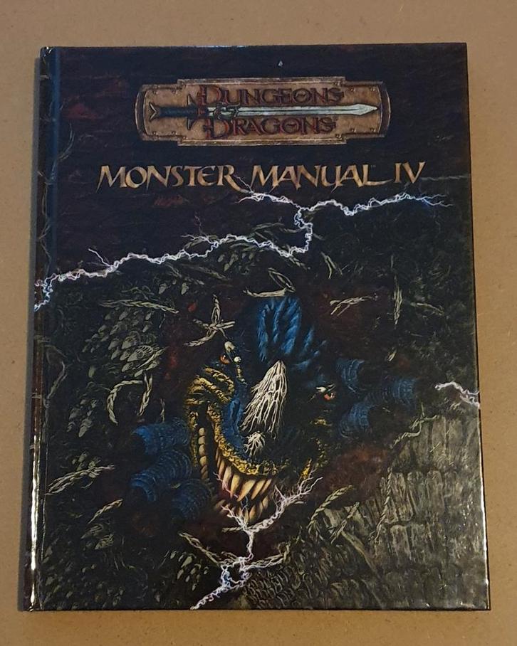 Dungeons and Dragons 3.5 Monster Manual 4 D&D, Hobby en Vrije tijd, Gezelschapsspellen | Overige, Zo goed als nieuw, Een of twee spelers