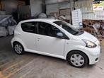 Toyota Aygo 1.0-12V Comfort Navigator, Voorwielaandrijving, Euro 5, Gebruikt, 4 stoelen