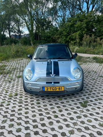 Mini Cooper 1.6 AUT Panoramadak Lederen bekleding Nieuwe APK beschikbaar voor biedingen