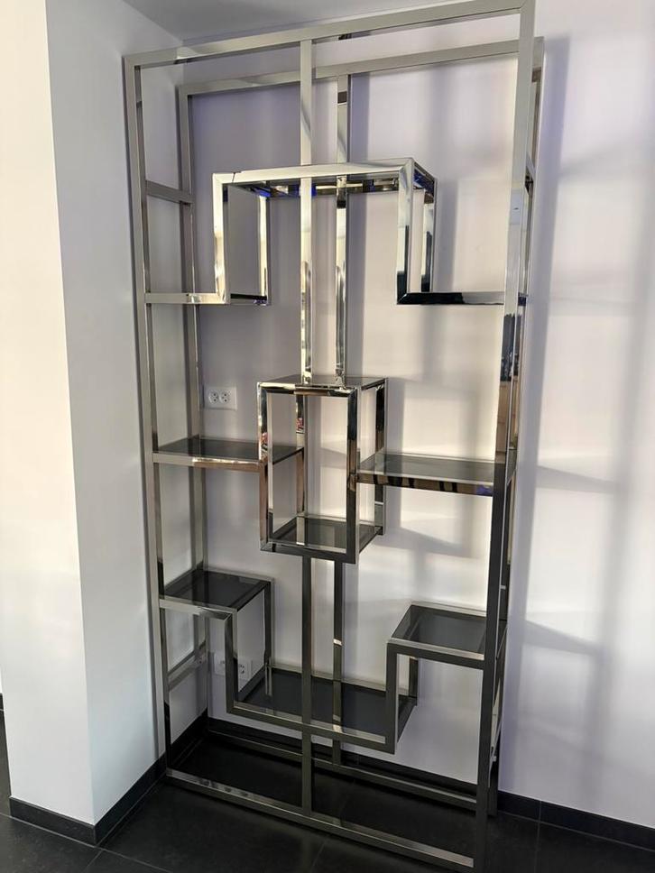 Zilveren vakkenkast/wandkast met smokeglas, Huis en Inrichting, Kasten | Vitrinekasten, Zo goed als nieuw, 200 cm of meer, 100 tot 150 cm