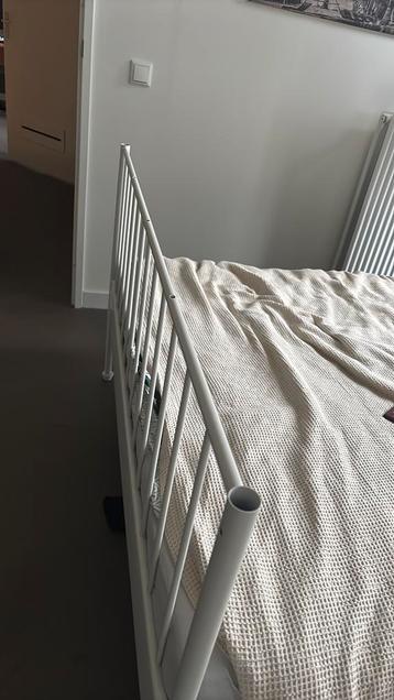 Ikea bedframe 140x~200 + matras - afbeelding 2