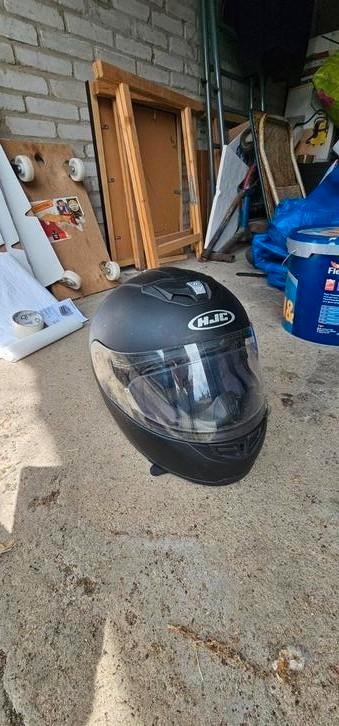 Motorhelm  beschikbaar voor biedingen