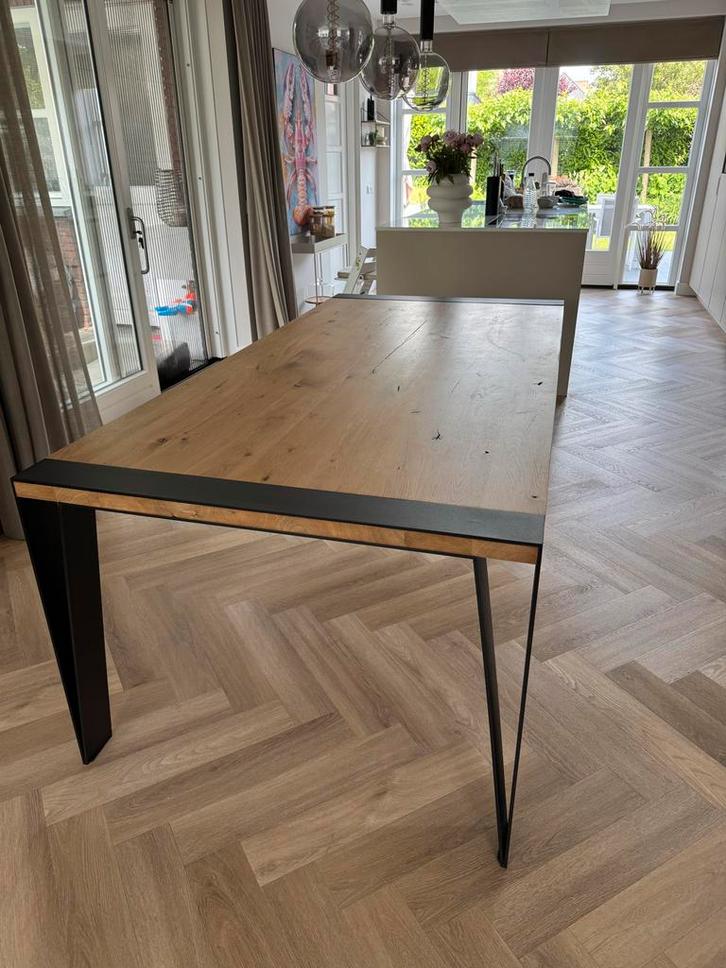Eiken eettafel, zwart stalen poten - 6 persoons, Huis en Inrichting, Tafels | Eettafels, Gebruikt, 100 tot 150 cm, 150 tot 200 cm