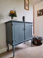 Sierlijk kastje, dressoir met hoge Queen Ann pootjes, Ophalen, 50 tot 100 cm, Zo goed als nieuw, Minder dan 100 cm