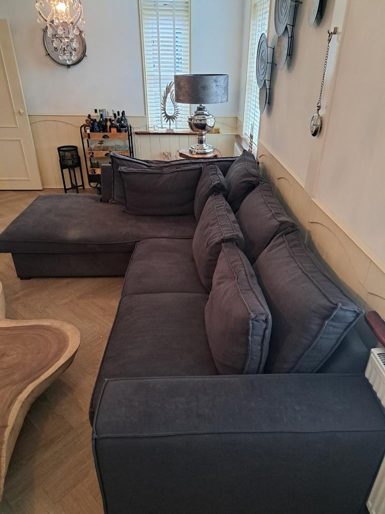 Te koop , hele nette bank.  Grijs met losse kussens., Huis en Inrichting, Ophalen of Verzenden, Zo goed als nieuw, Vierpersoons of meer