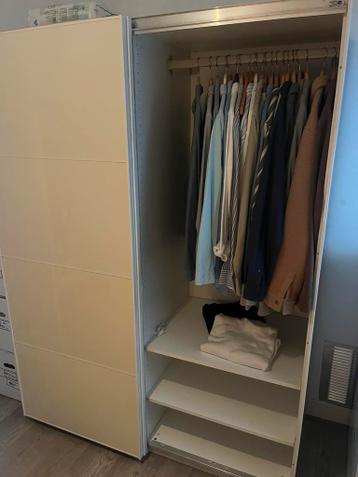IKEA Pax kast met schuifdeuren en hangruimte. Gratis. - afbeelding 3