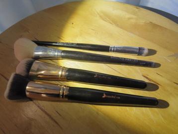 nascita kwasten 150 + 154 + pro 253 + pro 267 beschikbaar voor biedingen