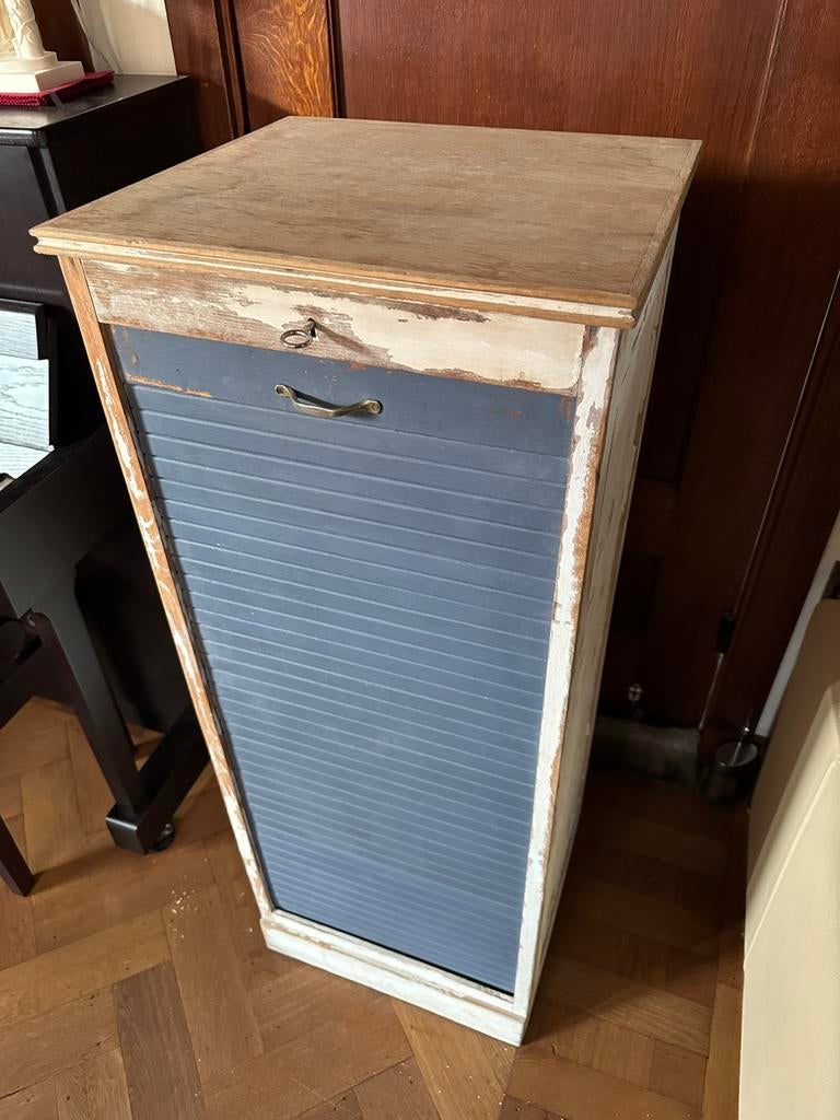 Klassiek roldeurkastje met 9 lades en sleutel, Huis en Inrichting, Kasten | Roldeurkasten en Archiefkasten, Ophalen, Roldeur, 100 tot 150 cm