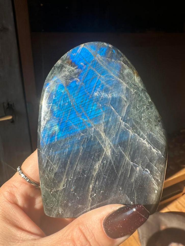 Werkelijk prachtige diep blauwe labradoriet, Verzamelen, Mineralen en Fossielen, Ophalen of Verzenden