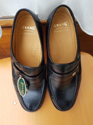 Herenschoenen AVANG 42,5/8,5 ZWART NIEUW beschikbaar voor biedingen