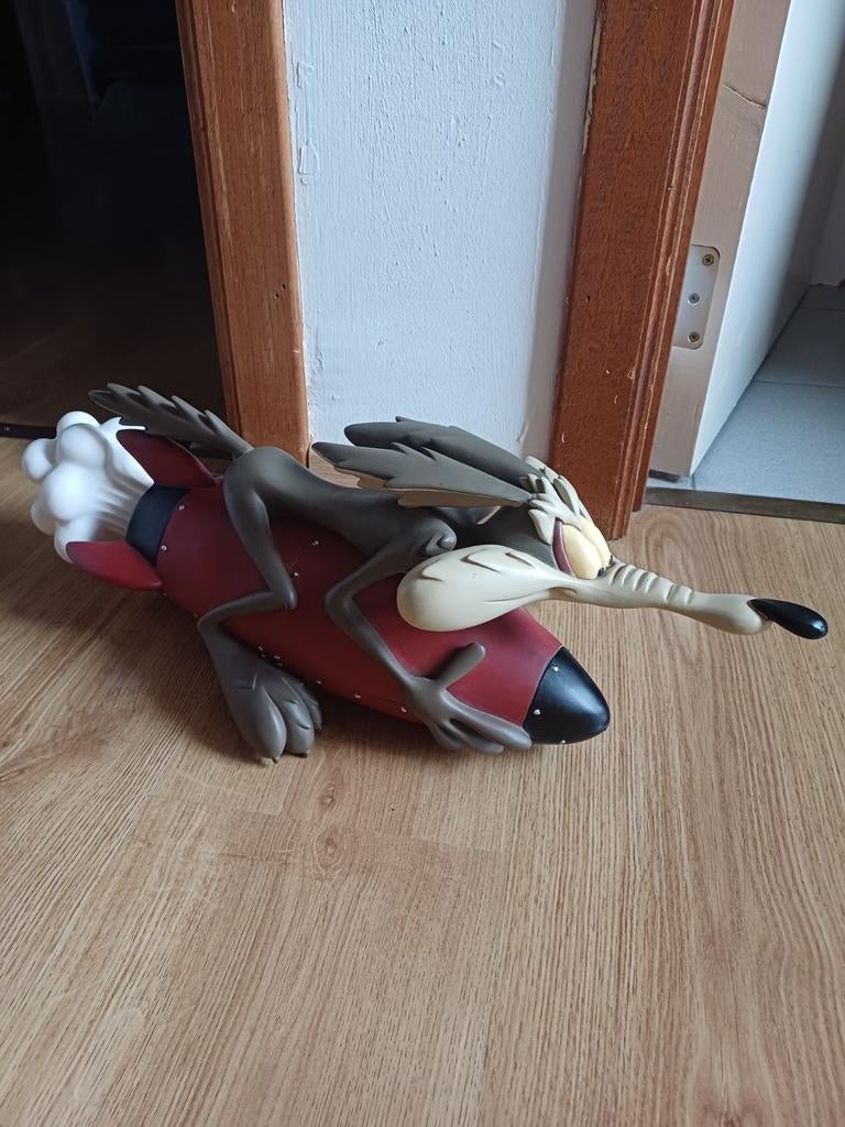 Grote Coyote rocket . Warner Bros, Verzamelen, Stripfiguren, Ophalen of Verzenden, Looney Tunes, Zo goed als nieuw, Beeldje of Figuurtje