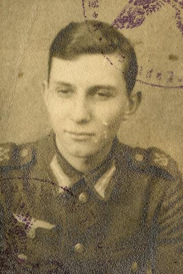 WO2 Soldbuch Kriegsmarine Kassel 1945 Volksgrenadier beschikbaar voor biedingen