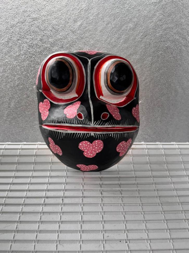 Masker Indonesie Bali kikker roze, Antiek en Kunst, Kunst | Beelden en Houtsnijwerken, Ophalen of Verzenden