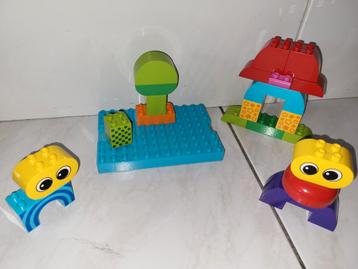 Duplo bouwplaat met stenen  beschikbaar voor biedingen