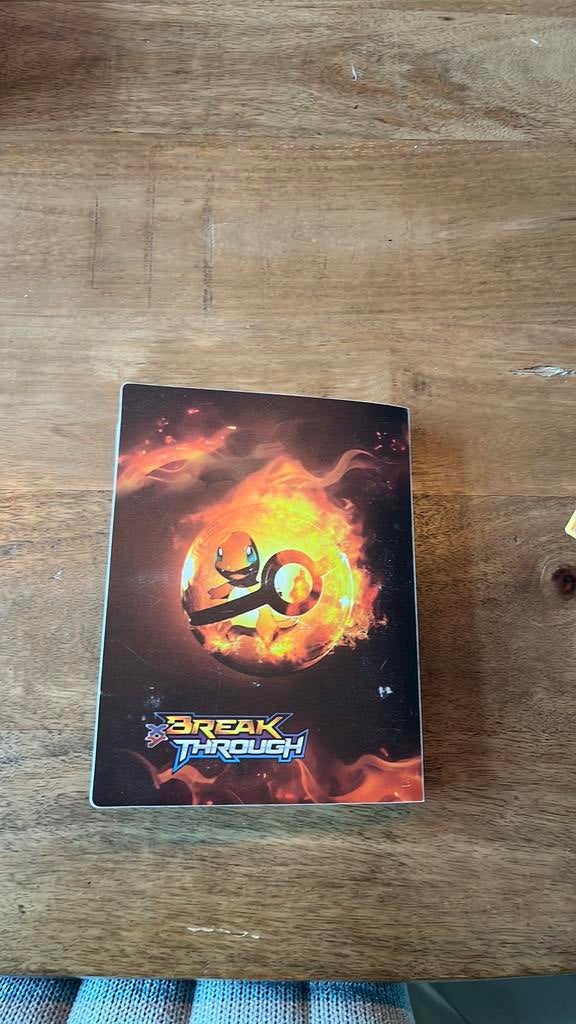 Break trhough pokémonkaart opslag boek, Ophalen of Verzenden, Zo goed als nieuw