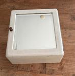 Vintage medicijnkastje, Antiek en Kunst, Curiosa en Brocante, Ophalen