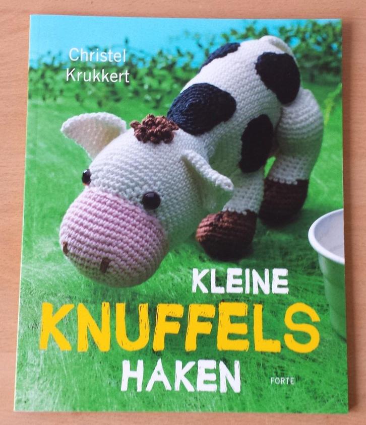 Kleine Knuffels Haken - Christel Krukkert - 2011, Hobby en Vrije tijd, Breien en Haken, Gebruikt, Haken, Patroon of Boek, Ophalen of Verzenden