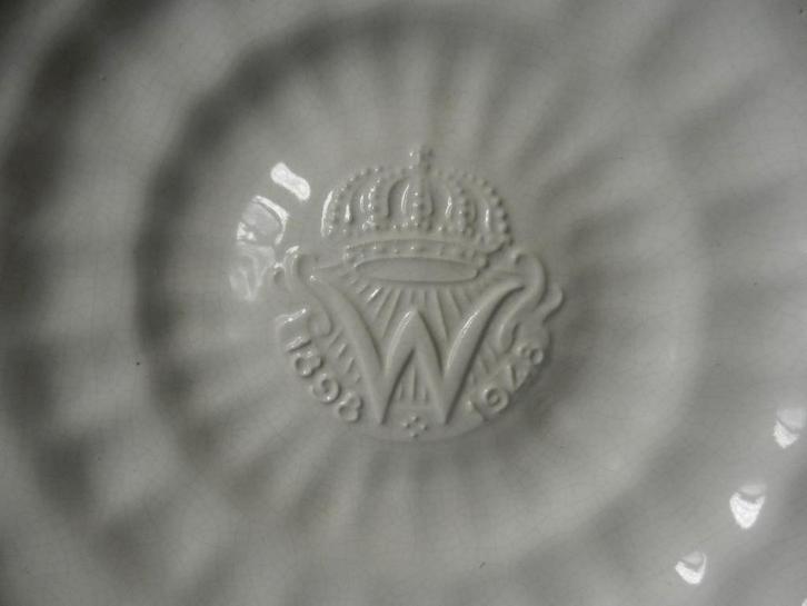 Witte schotel Porceleyne Fles Delft Kon Wilhelmina 1898-1948, Antiek en Kunst, Antiek | Keramiek en Aardewerk, Ophalen of Verzenden