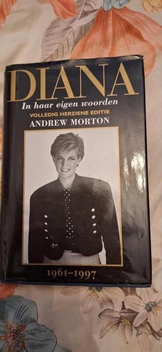 Diana, prinses van Wales boek - In haar eigen woorden, Ophalen of Verzenden, Gelezen, Andrew Morton, Politiek