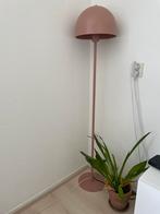 Oudroze metalen vloerlamp van Kwantum., Huis en Inrichting, Lampen | Vloerlampen, Ophalen, Zo goed als nieuw, Metaal, 100 tot 150 cm