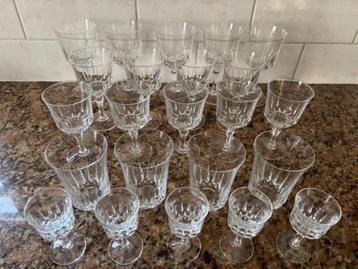 Prachtig glasservies Christal d'Arques beschikbaar voor biedingen