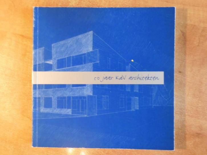 50 jaar KdV Architecten Eindhoven (1951-2001) Kerkhof Vries, Boeken, Kunst en Cultuur | Architectuur, Gelezen, Architecten, Ophalen of Verzenden