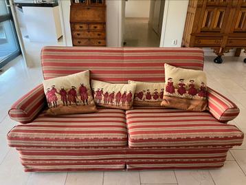 Klassieke vintage bank beschikbaar voor biedingen