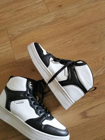 Oxmox hoge sneakers maat 40 ; zo goed als nieuw beschikbaar voor biedingen