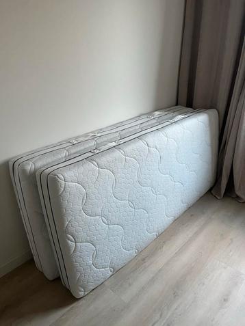 2 Swiss Sense Matrassen 90x200 beschikbaar voor biedingen