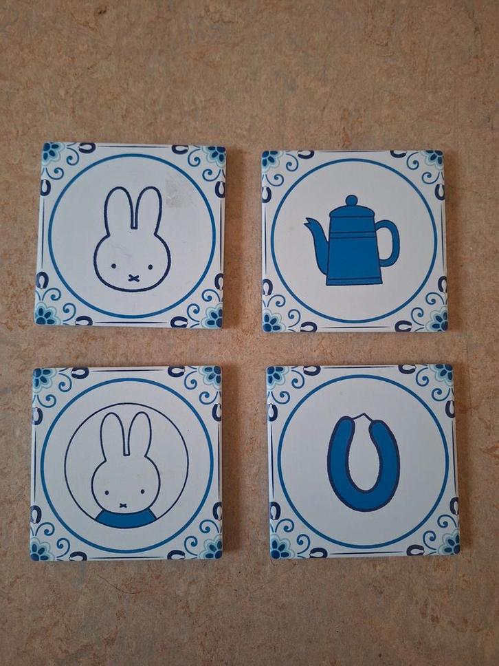 Miffy Nijntje Blauwe Tegel Onderzetters - Set van 4, Antiek en Kunst, Antiek | Wandborden en Tegels, Ophalen of Verzenden