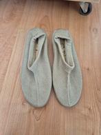 Gebreide instappers mt 39 zandkleur, Ophalen of Verzenden, Gedragen, Instappers, Beige