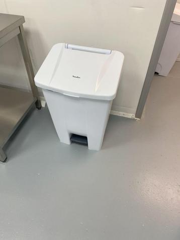 HACCP afvalbak met pedaal – 80L – ideaal voor voedingsruimte beschikbaar voor biedingen