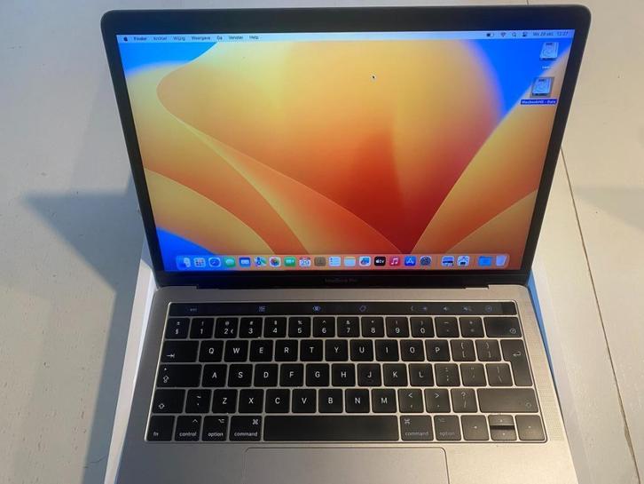 MacBook Pro 13.3 inch met touchbar, doos en oplader ect, Computers en Software, Apple Macbooks, Zo goed als nieuw, MacBook Pro