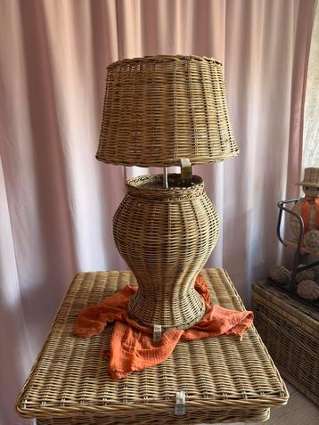 ZGAN 3X items Riviera Maison/Tafel/Lamp incl kap/Lantern beschikbaar voor biedingen